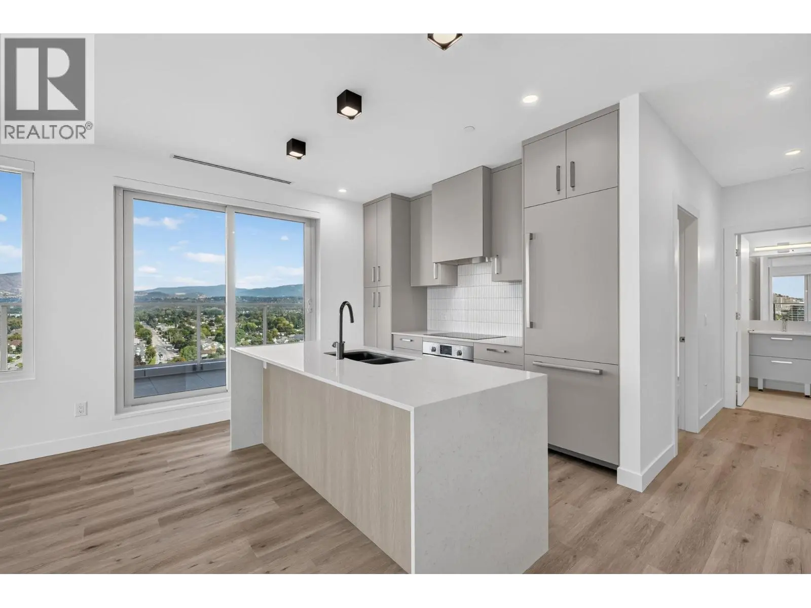 3300 Lakeshore Road Unit# 1303. Kelowna, British Columbia