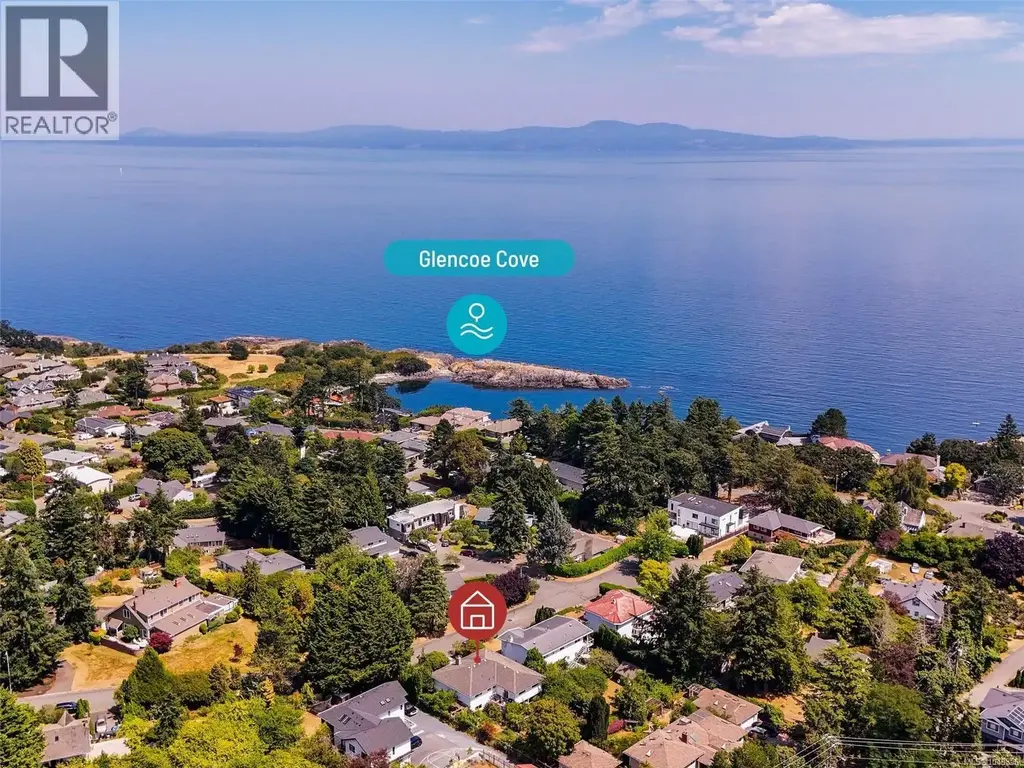 2027 Saltair Pl, Saanich