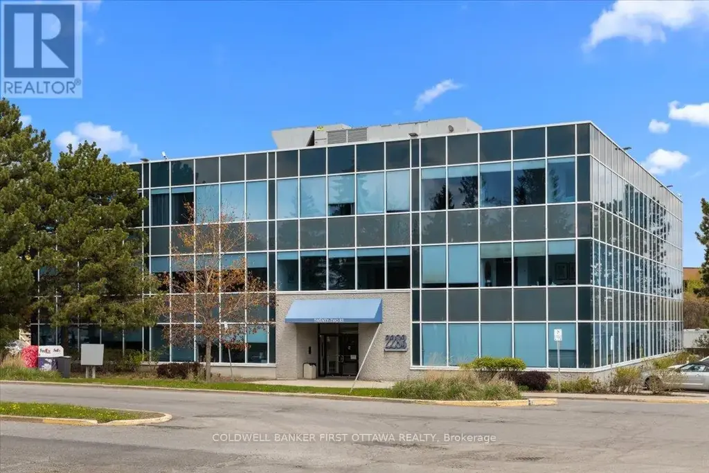 101 - 2283 St Laurent Boulevard, Ottawa