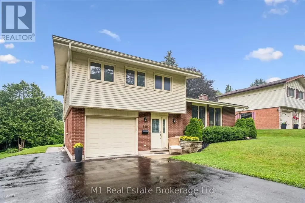 610 St David Street S, Centre Wellington (Fergus)
