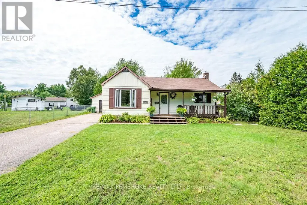 143 Schwanz Road, Petawawa