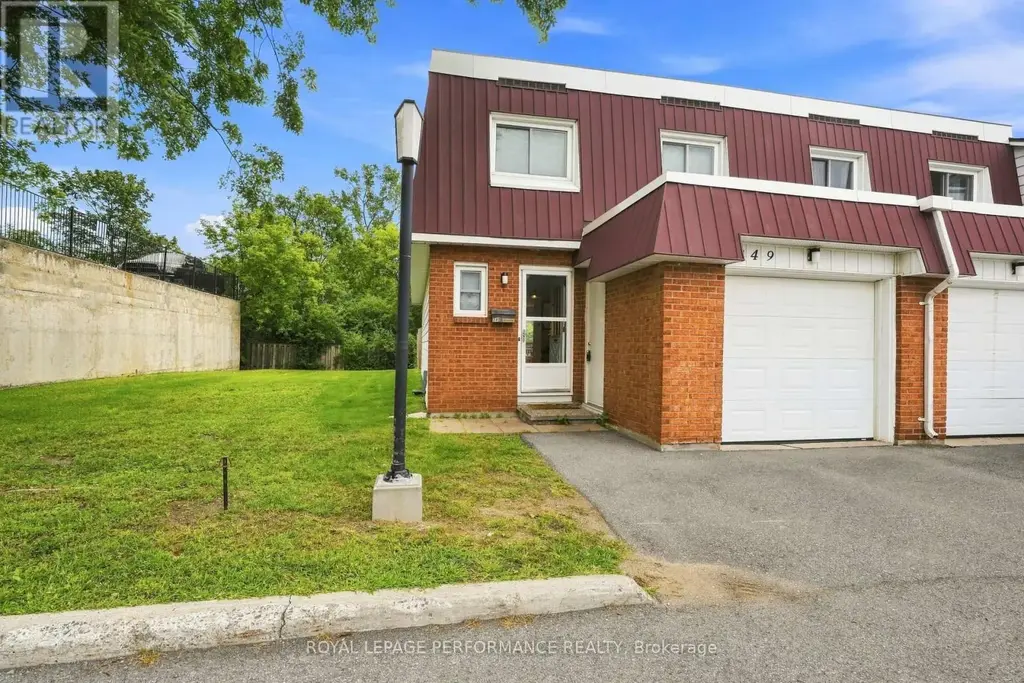 94 - 249 Romulus Private, Ottawa