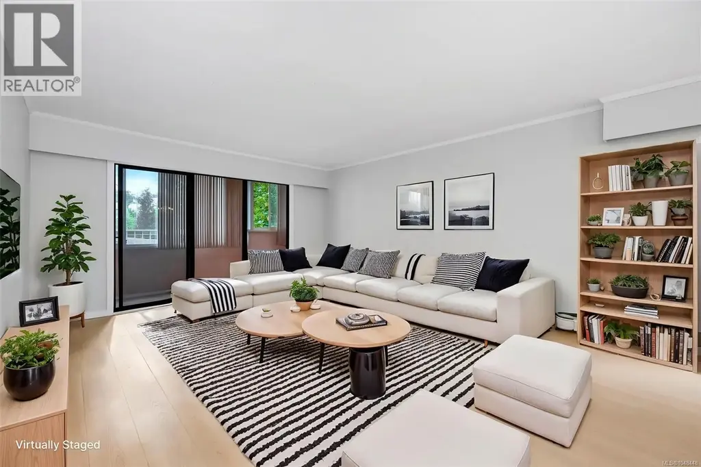 201 1050 Park Blvd, Victoria