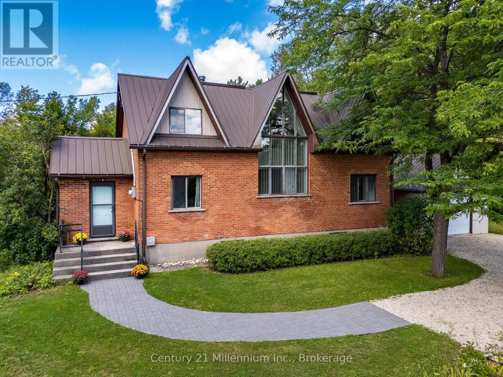 425005 Irish Lake Road, Grey Highlands