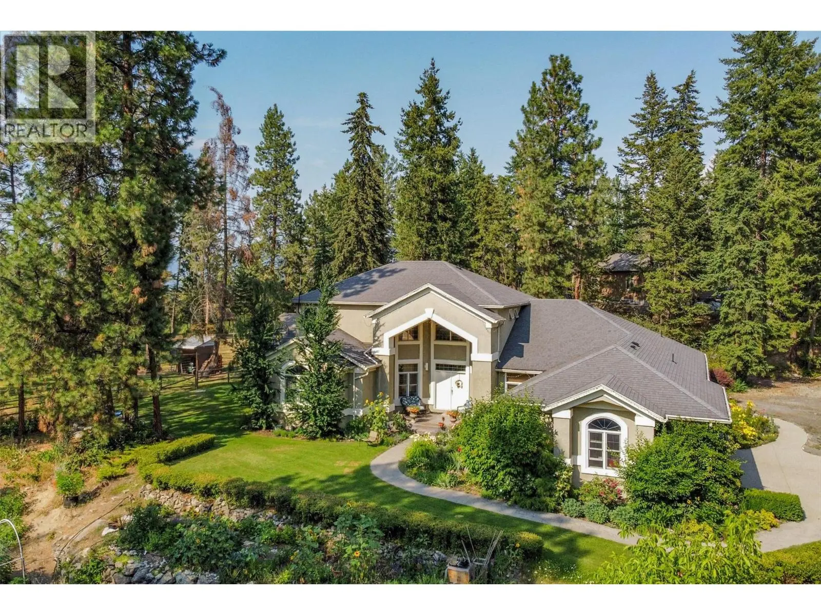 3605 Luxmoore Road. Kelowna, British Columbia