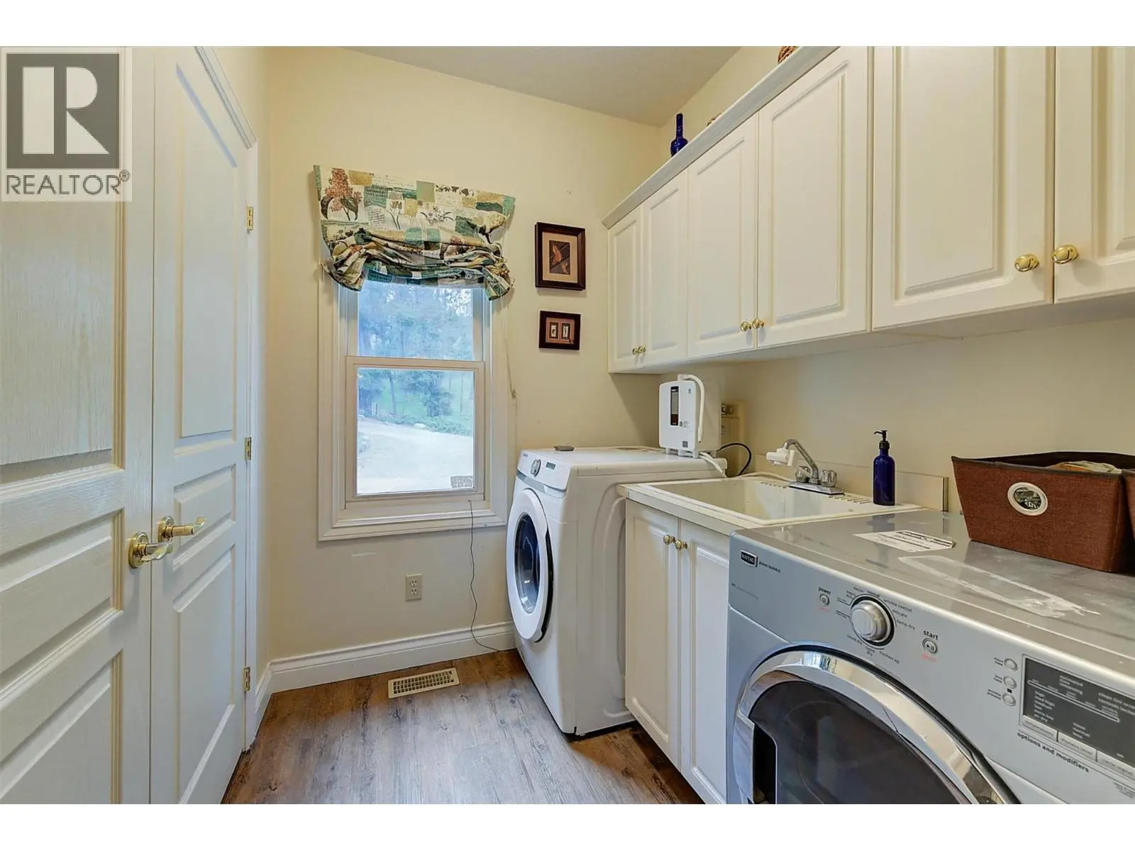 3605 Luxmoore Road. Kelowna, British Columbia