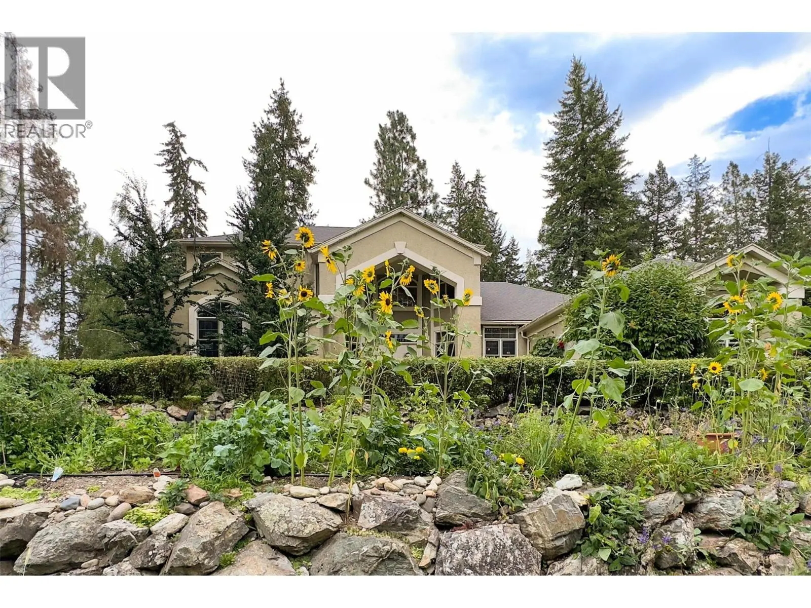 3605 Luxmoore Road. Kelowna, British Columbia