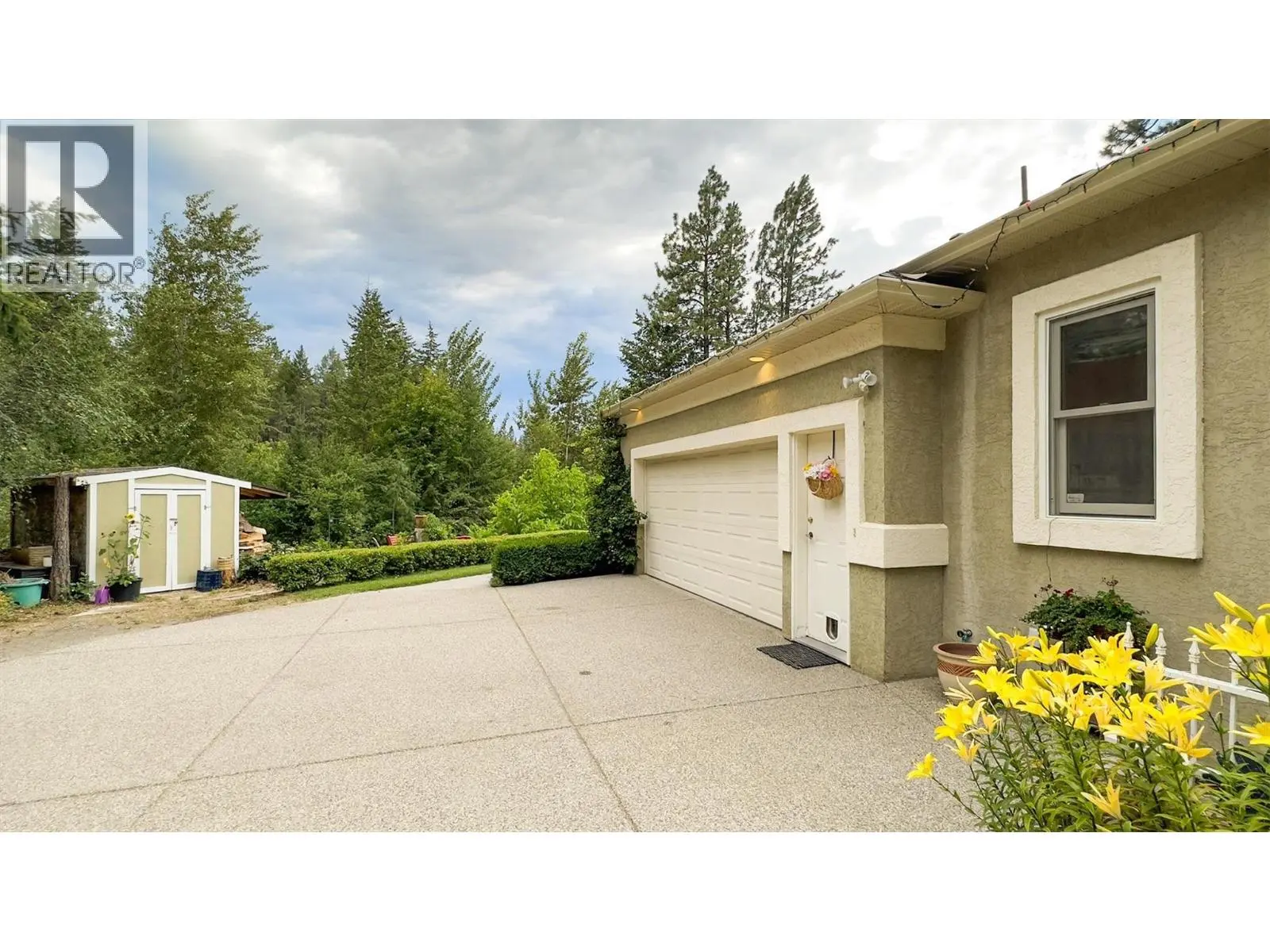 3605 Luxmoore Road. Kelowna, British Columbia