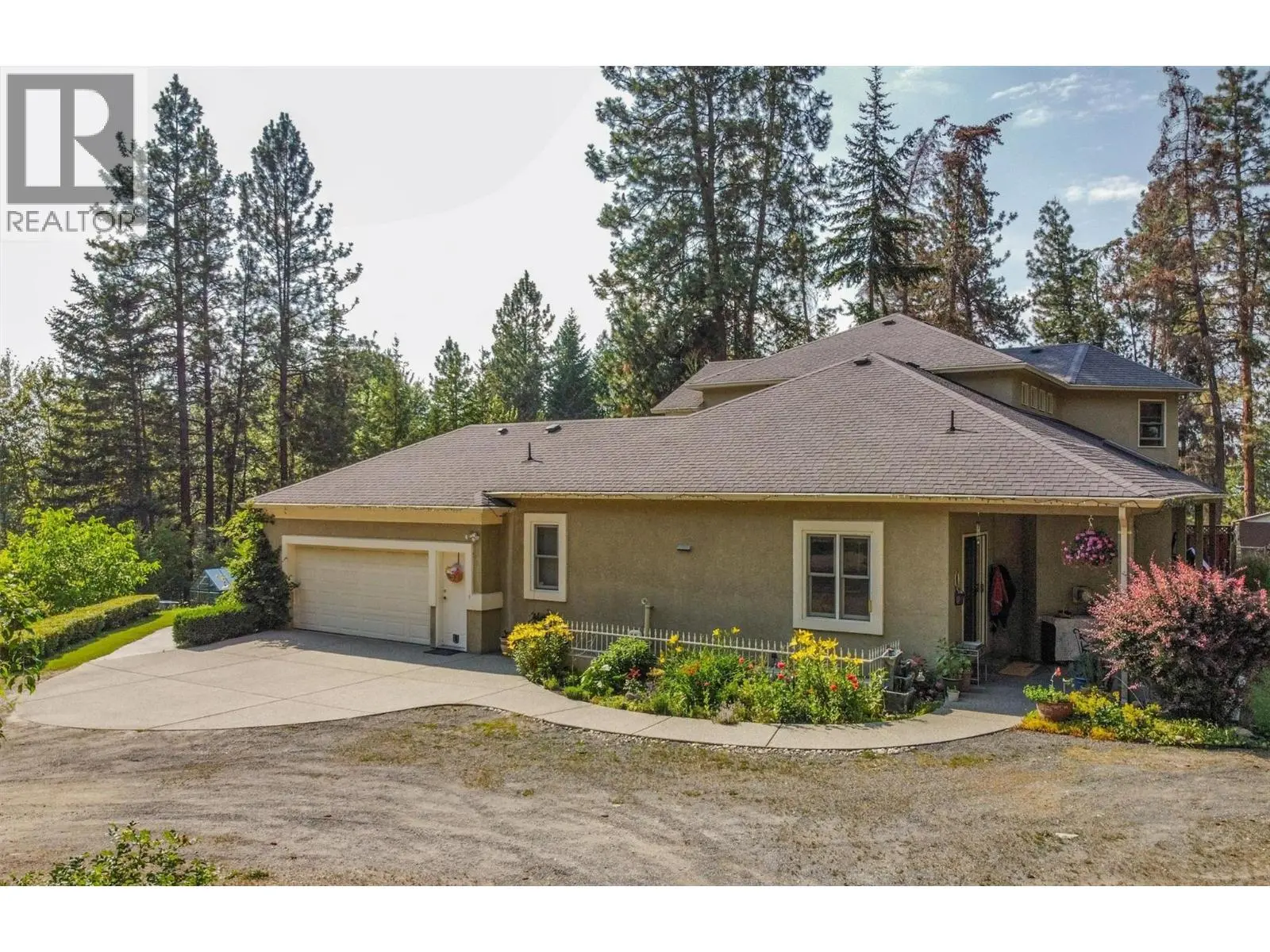 3605 Luxmoore Road. Kelowna, British Columbia