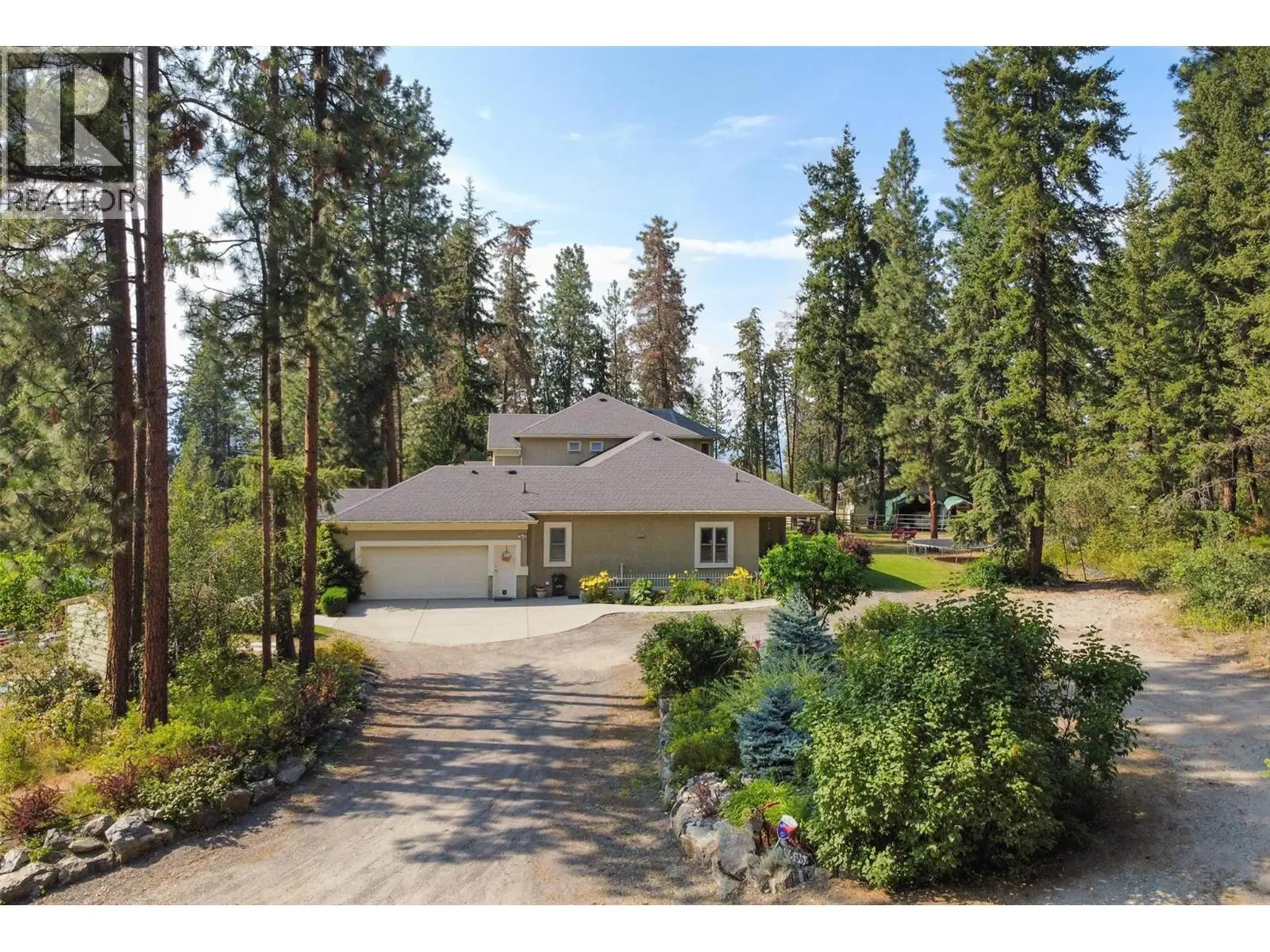 3605 Luxmoore Road. Kelowna, British Columbia