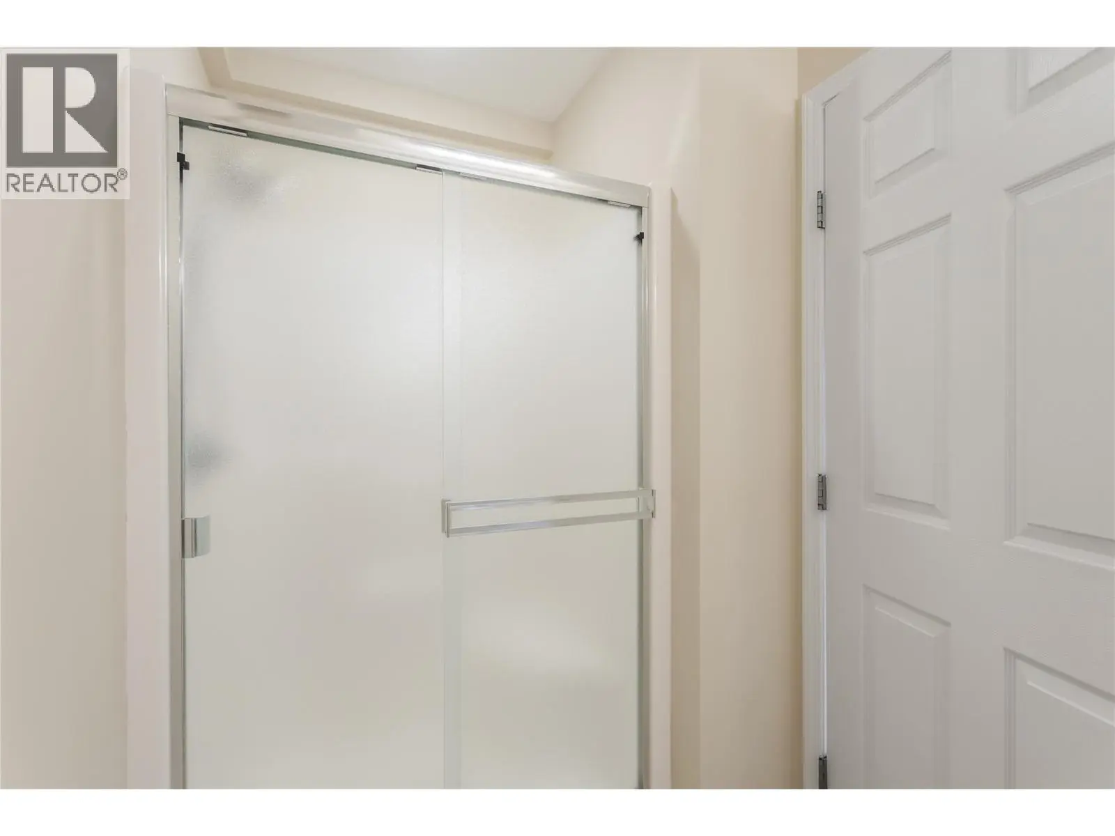 250 Dougall Road N Unit# 405. Kelowna, British Columbia
