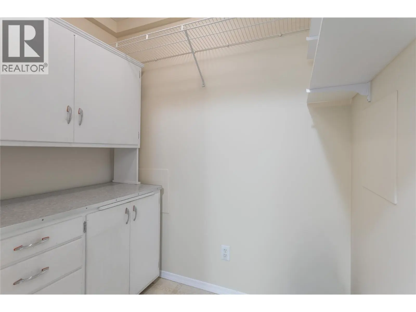 250 Dougall Road N Unit# 405. Kelowna, British Columbia