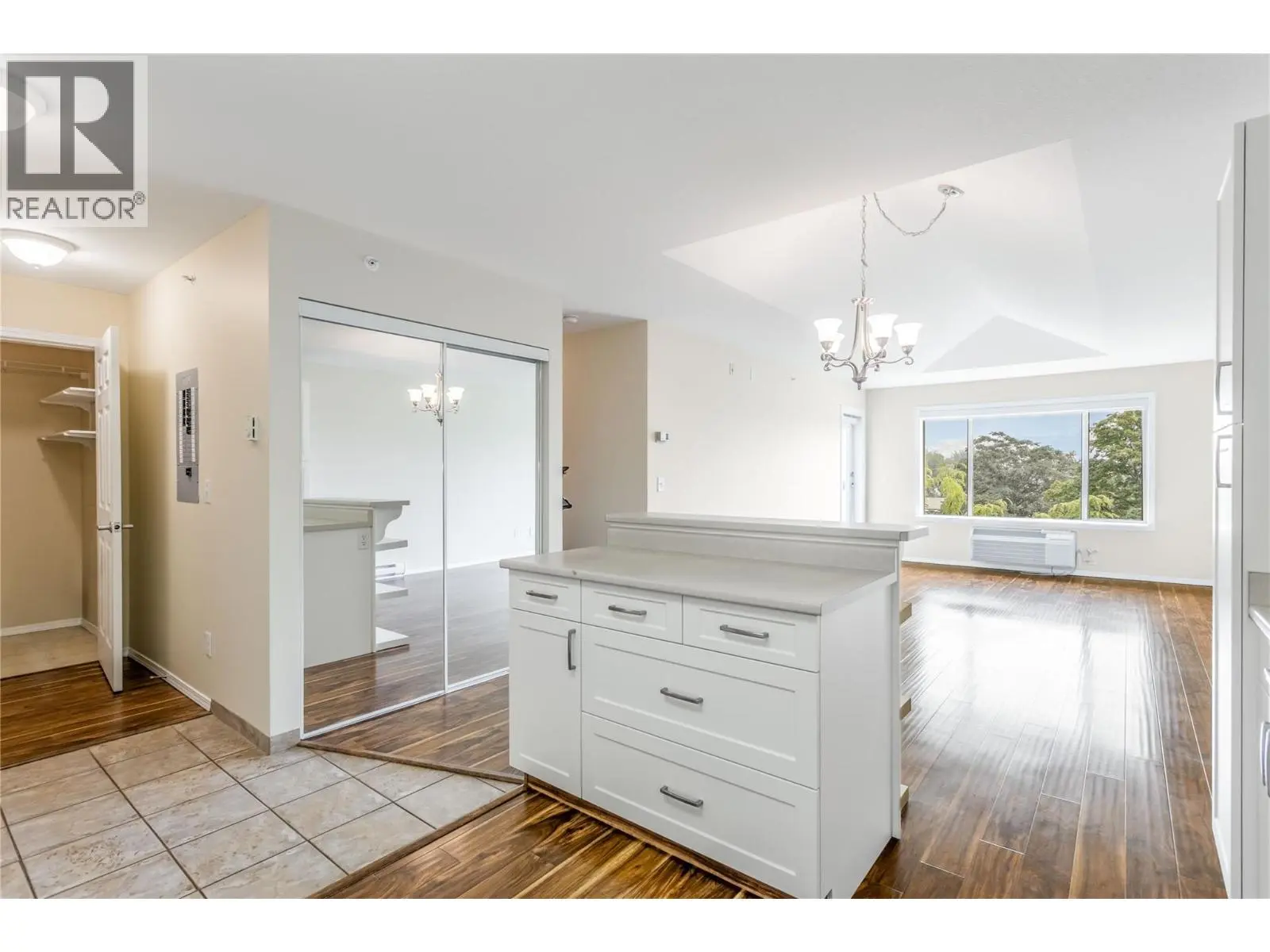 250 Dougall Road N Unit# 405. Kelowna, British Columbia