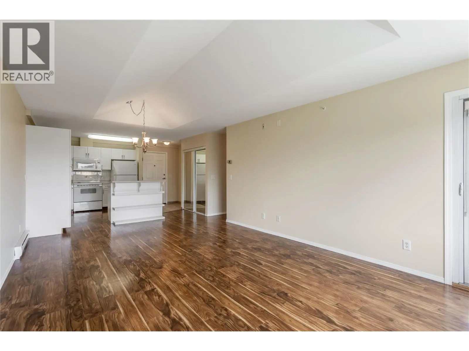 250 Dougall Road N Unit# 405. Kelowna, British Columbia