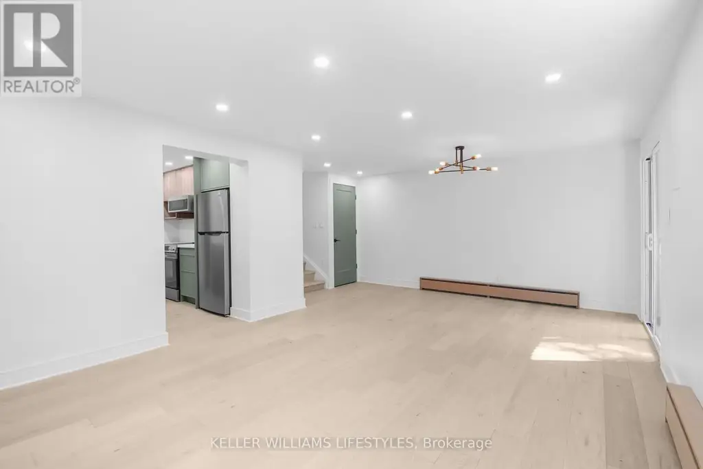 C - 306 Riverside Drive, London North (North N)