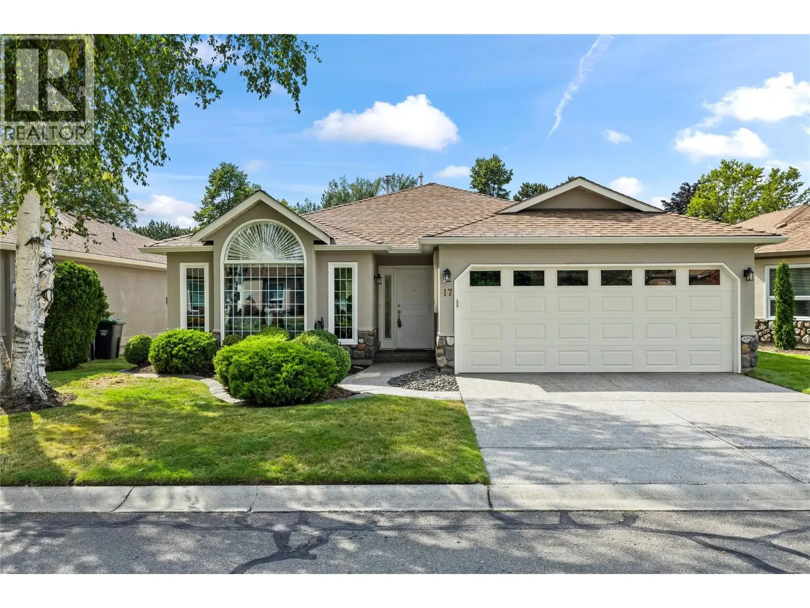 1201 Cameron Avenue Unit# 17. Kelowna, British Columbia