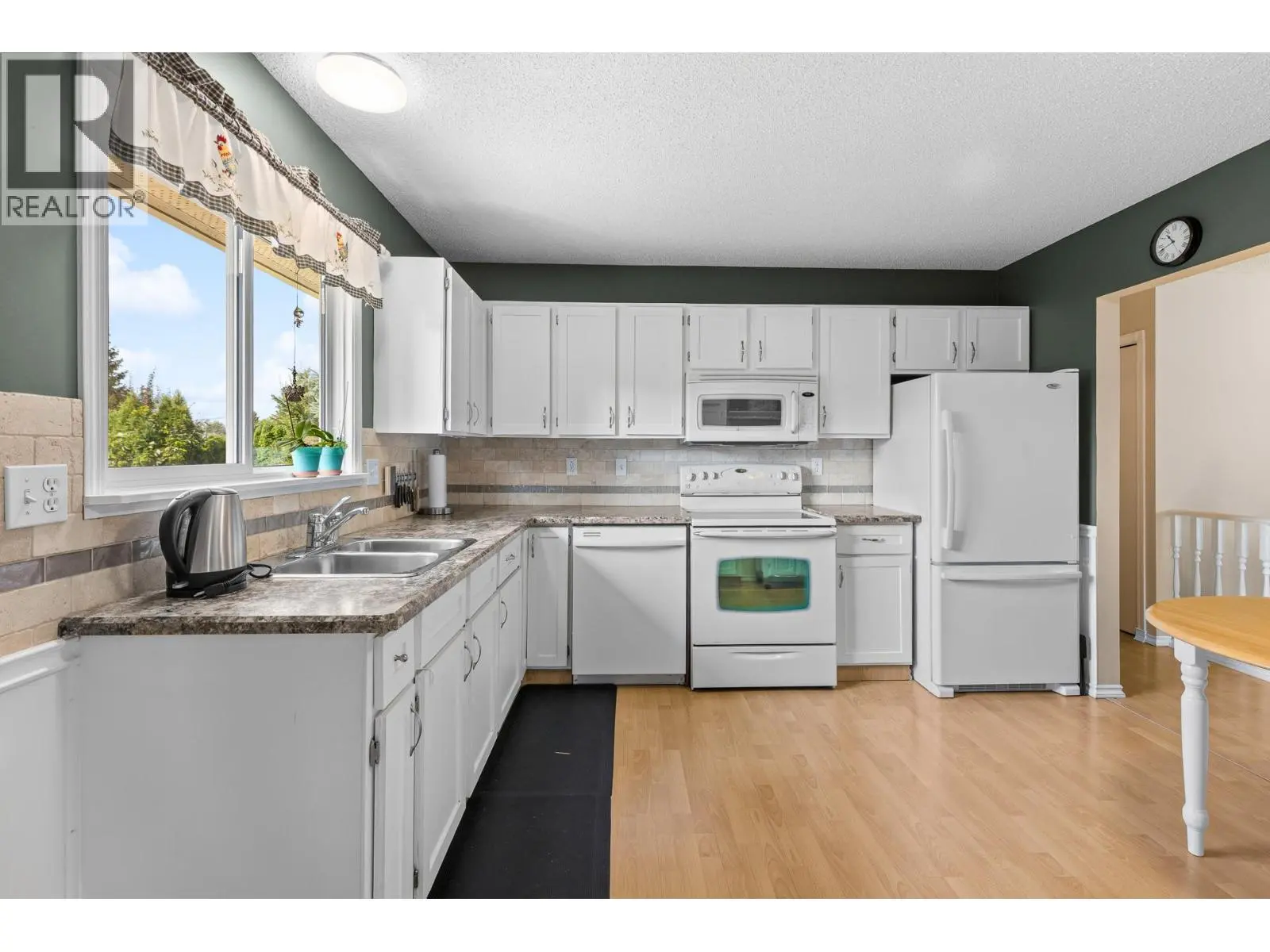 485 Bach Road. Kelowna, British Columbia