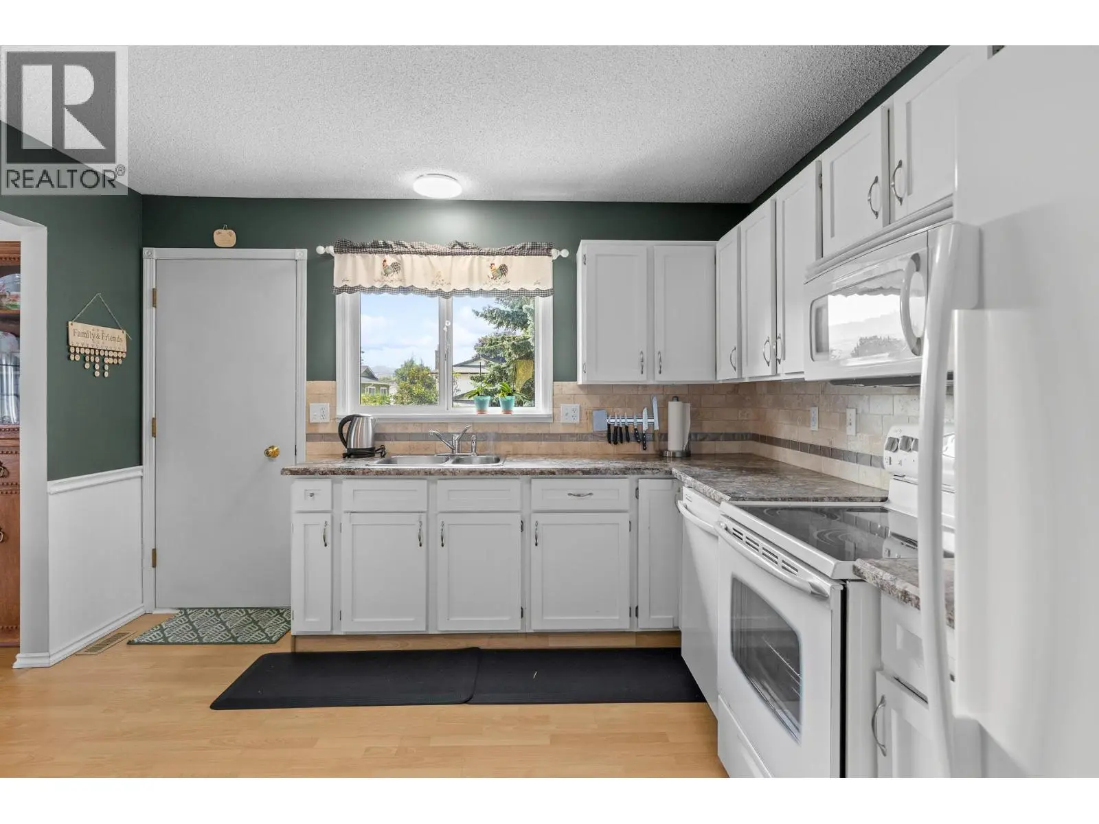 485 Bach Road. Kelowna, British Columbia