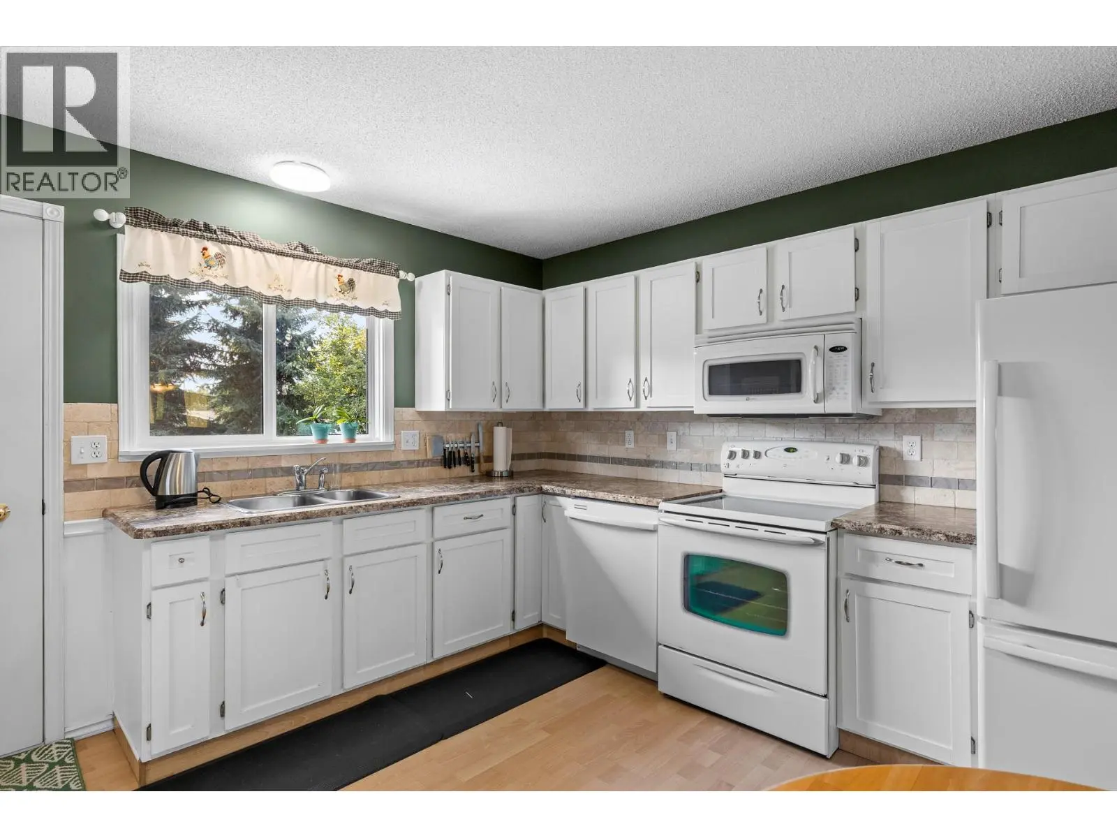 485 Bach Road. Kelowna, British Columbia