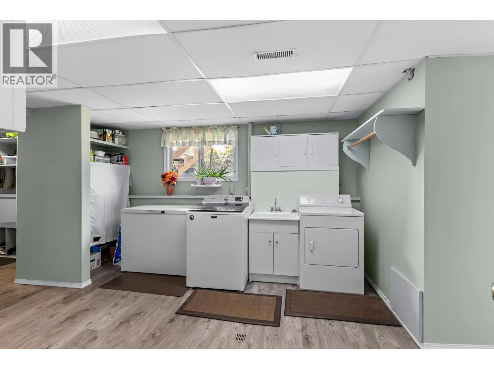 485 Bach Road. Kelowna, British Columbia