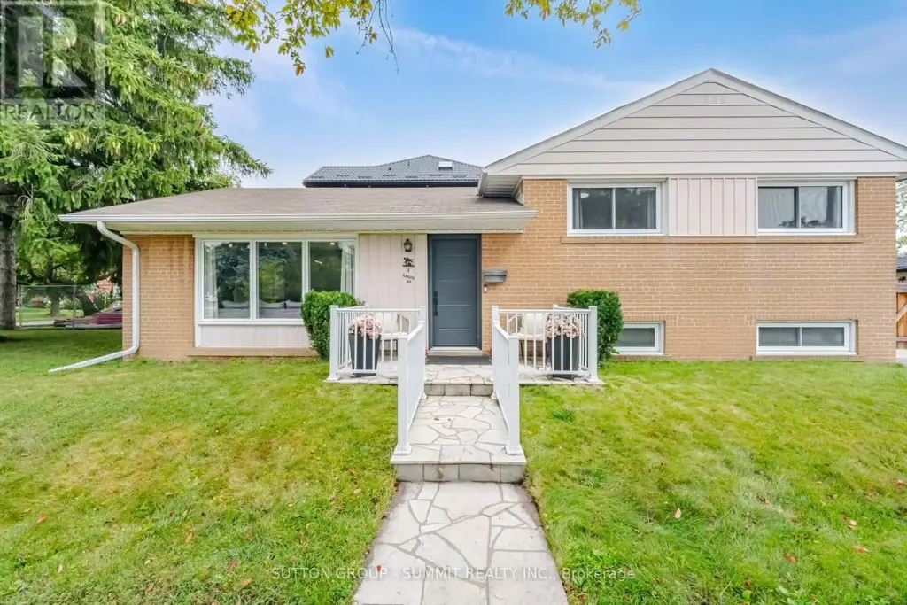 1 Lagos Road, Toronto (Rexdale-Kipling)