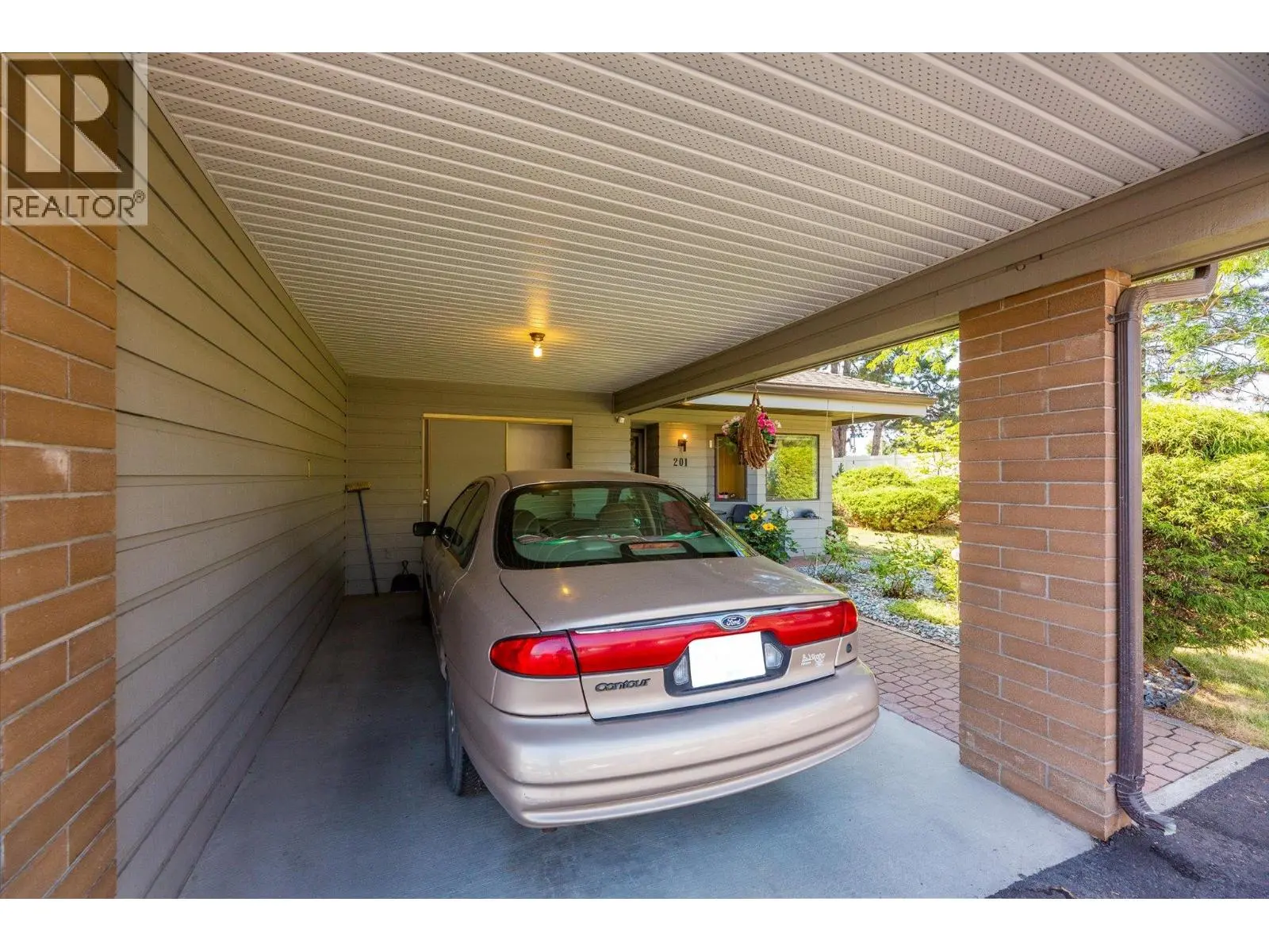 1765 Leckie Road Unit# 201. Kelowna, British Columbia