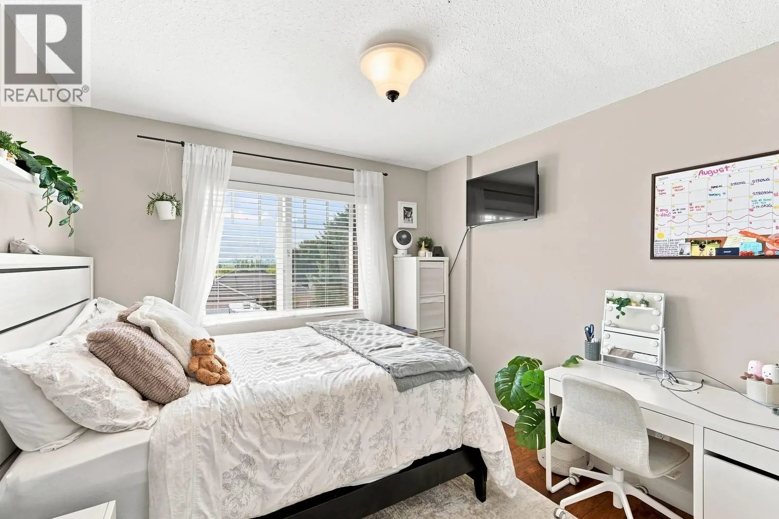 464 Glen Pine Court. Kelowna, British Columbia