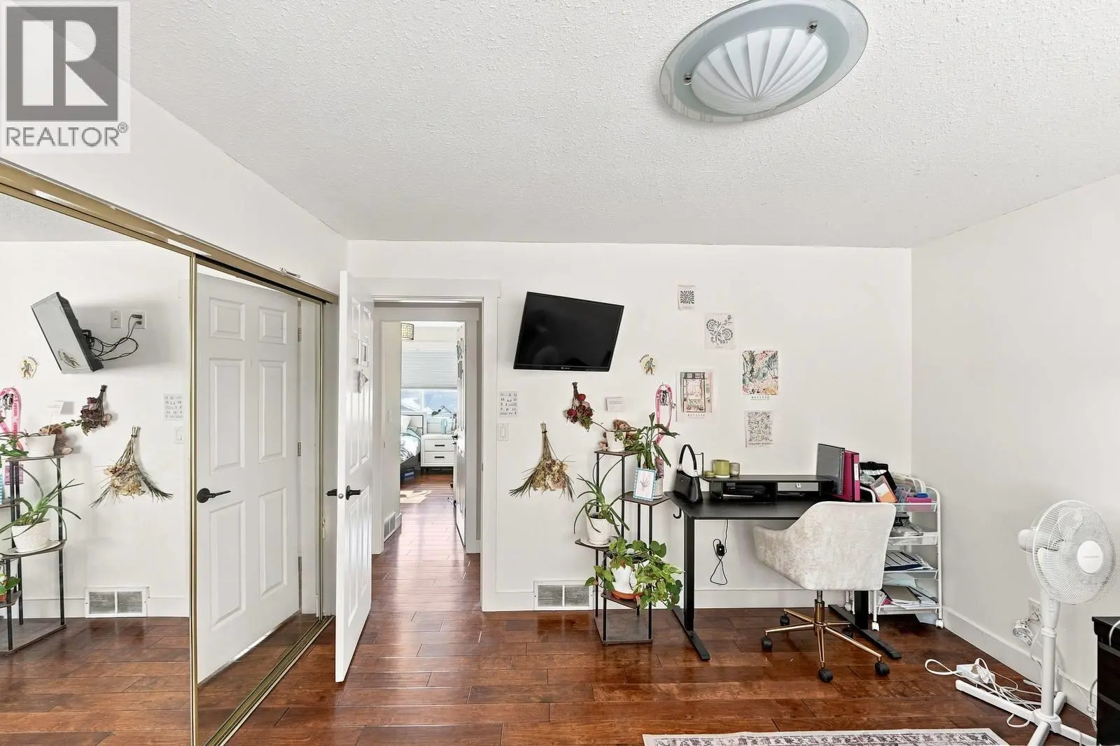 464 Glen Pine Court. Kelowna, British Columbia