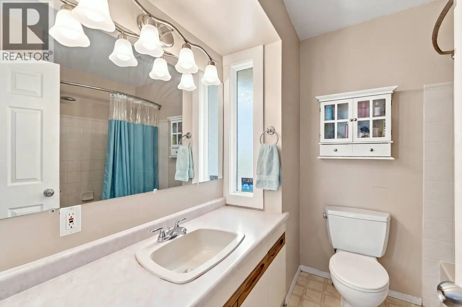 464 Glen Pine Court. Kelowna, British Columbia