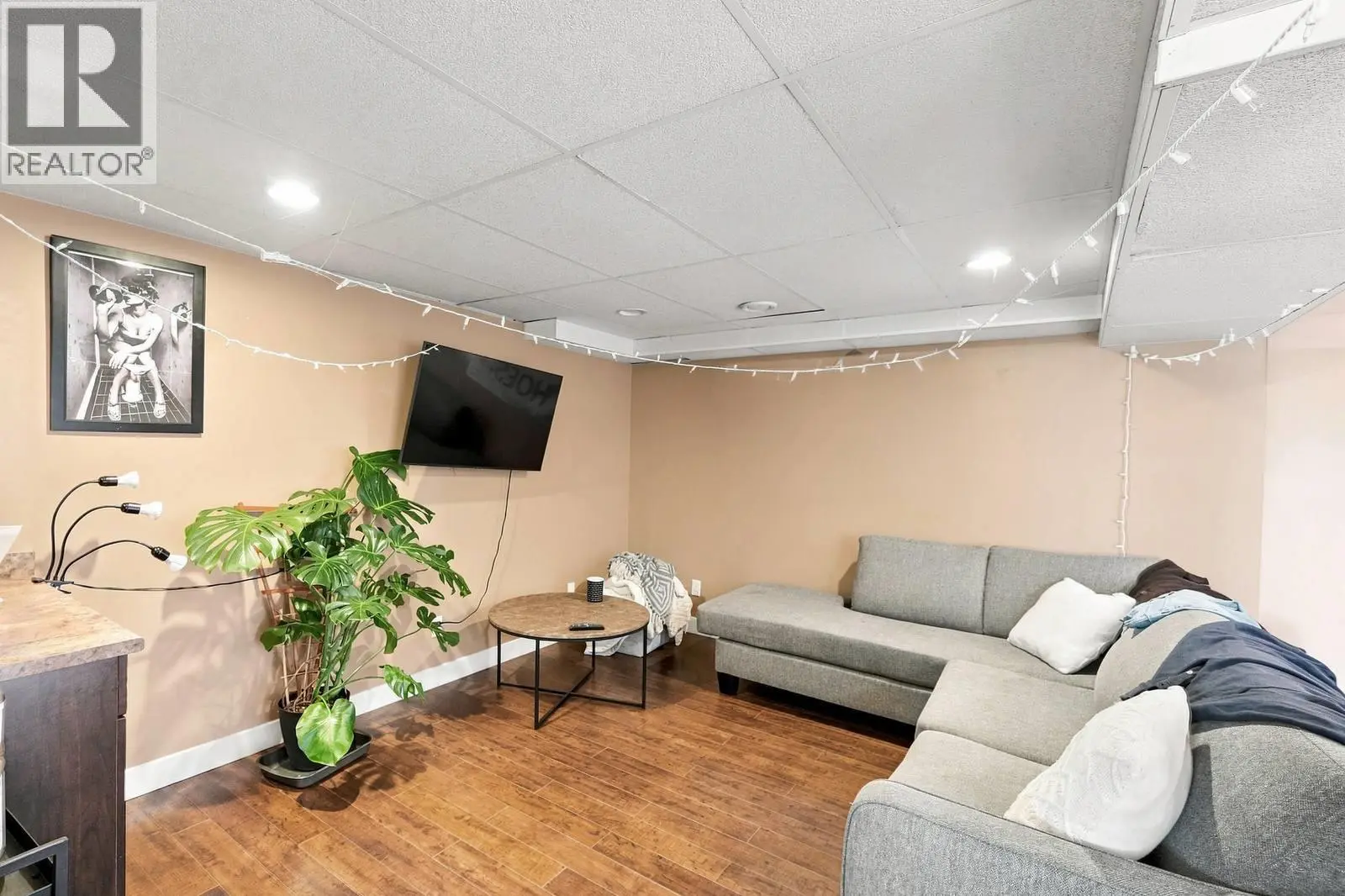 464 Glen Pine Court. Kelowna, British Columbia