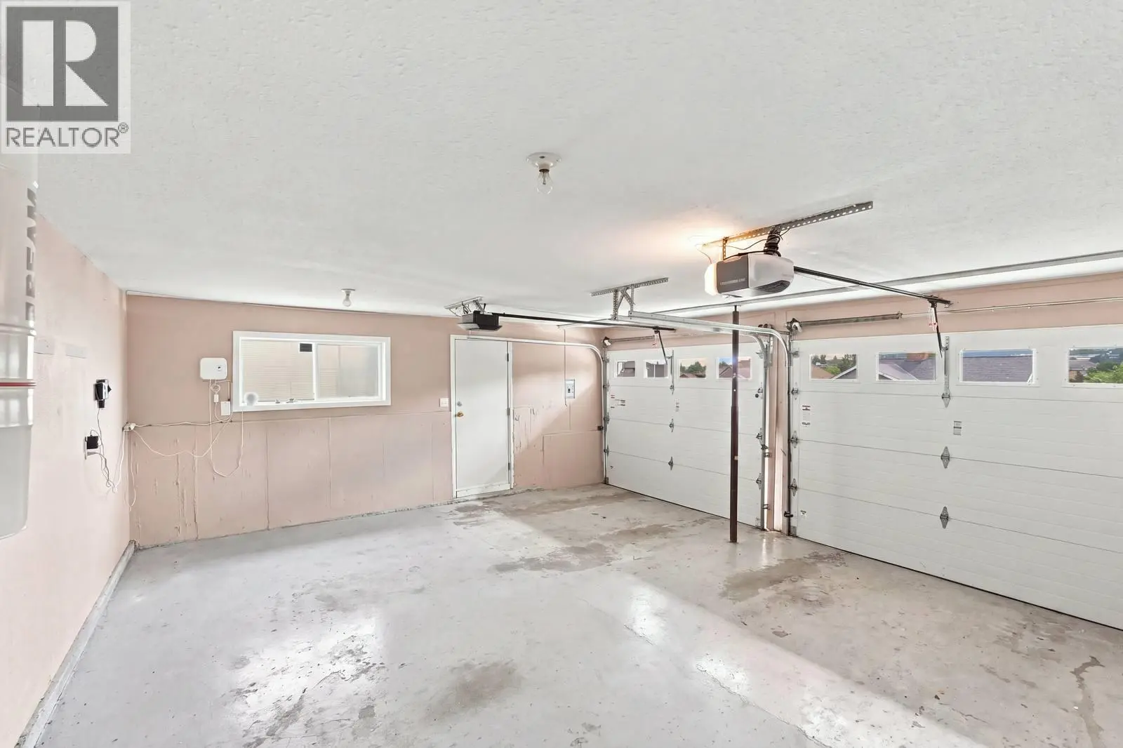464 Glen Pine Court. Kelowna, British Columbia