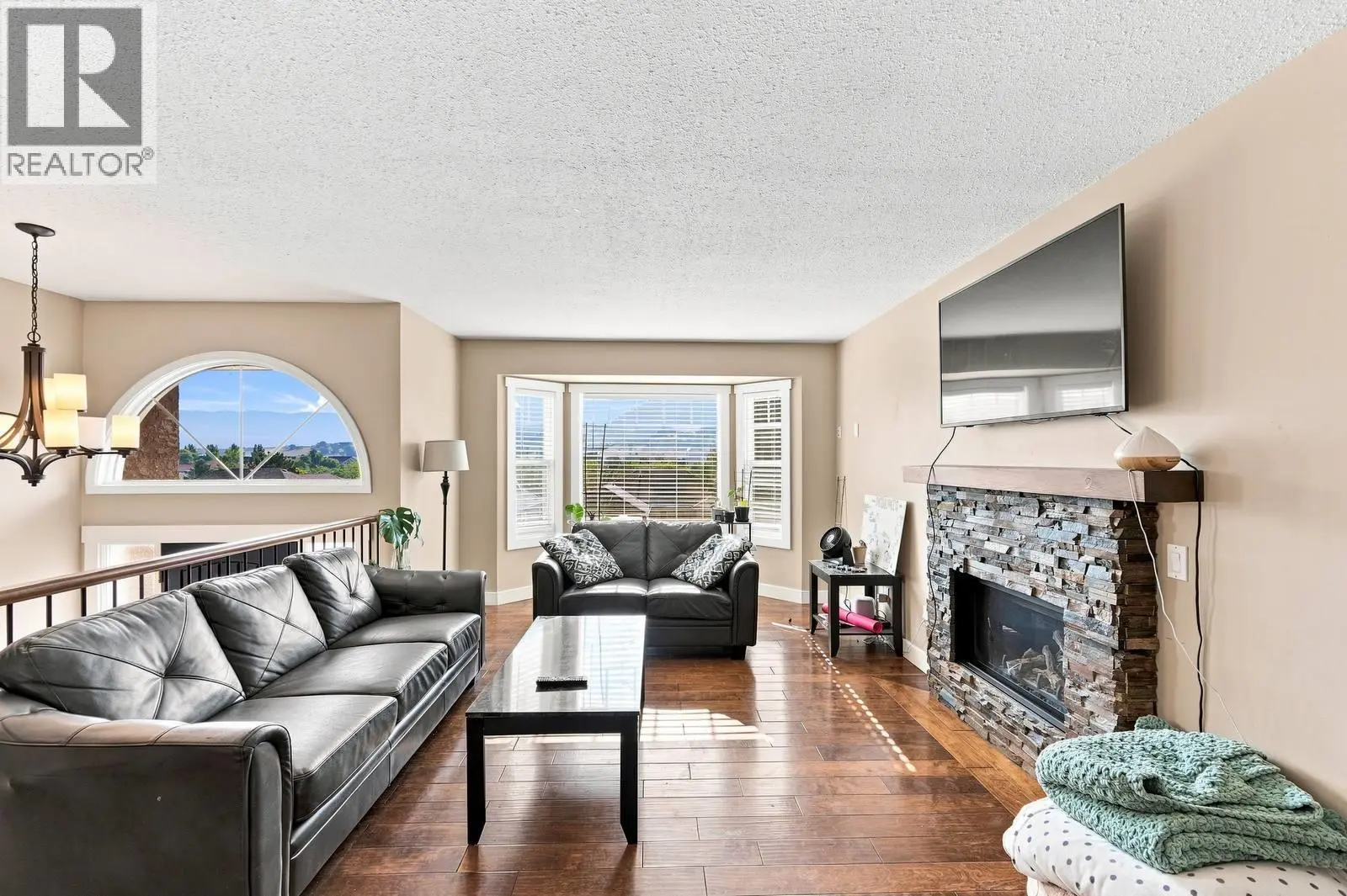 464 Glen Pine Court. Kelowna, British Columbia