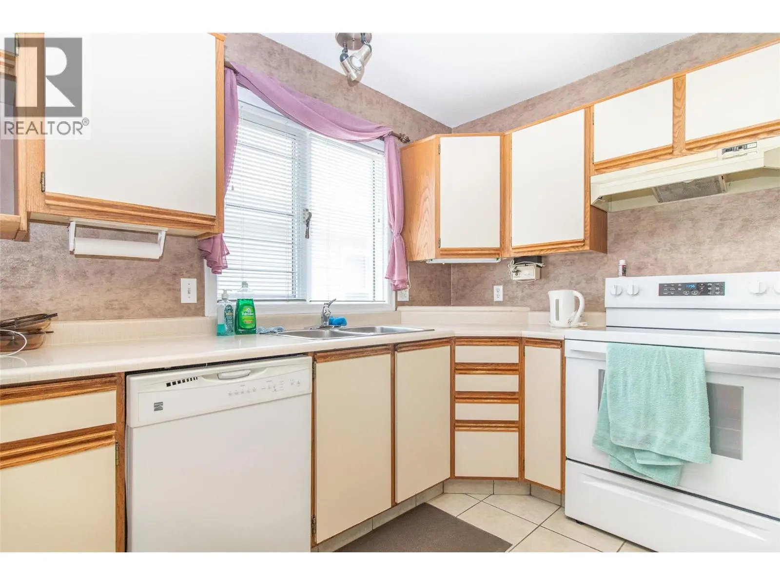 1260 Raymer Avenue Unit# 442. Kelowna, British Columbia