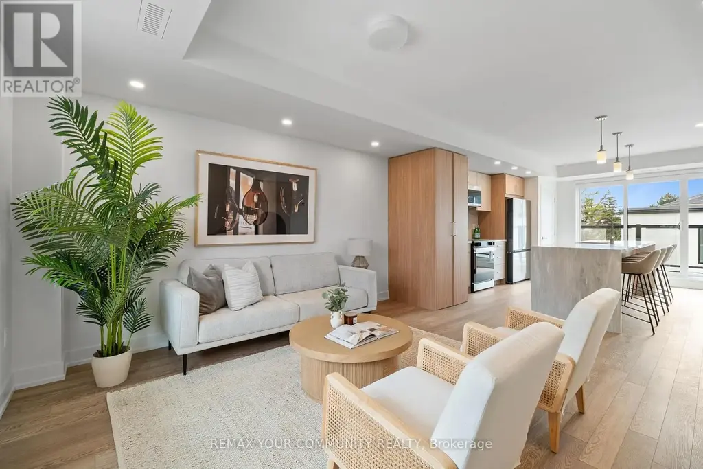 3 - 34 Poplar Avenue, Toronto (Islington-City Centre West)