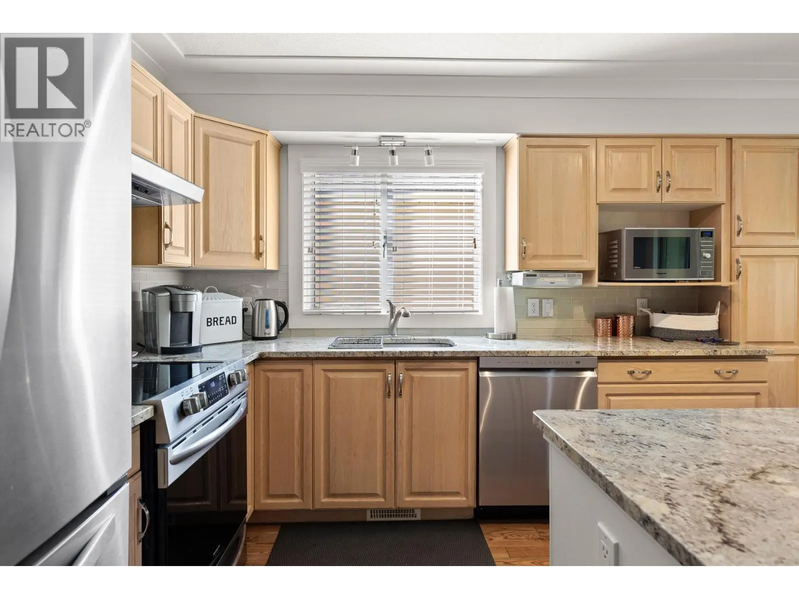 595 Yates Road Unit# 32. Kelowna, British Columbia