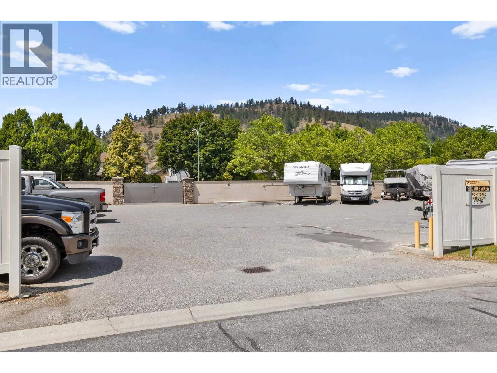 595 Yates Road Unit# 32. Kelowna, British Columbia