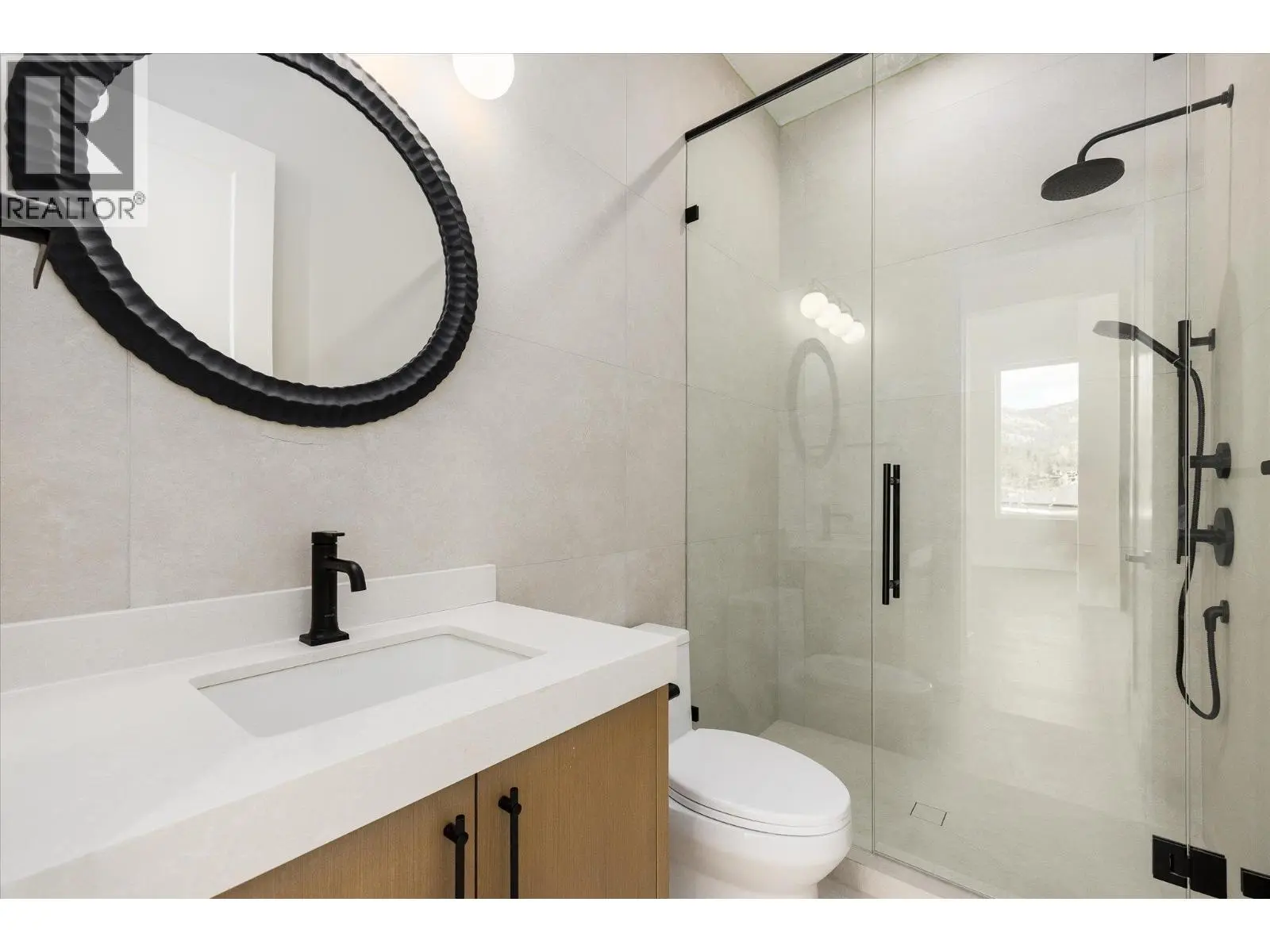 1082 Carnoustie Drive. Kelowna, British Columbia