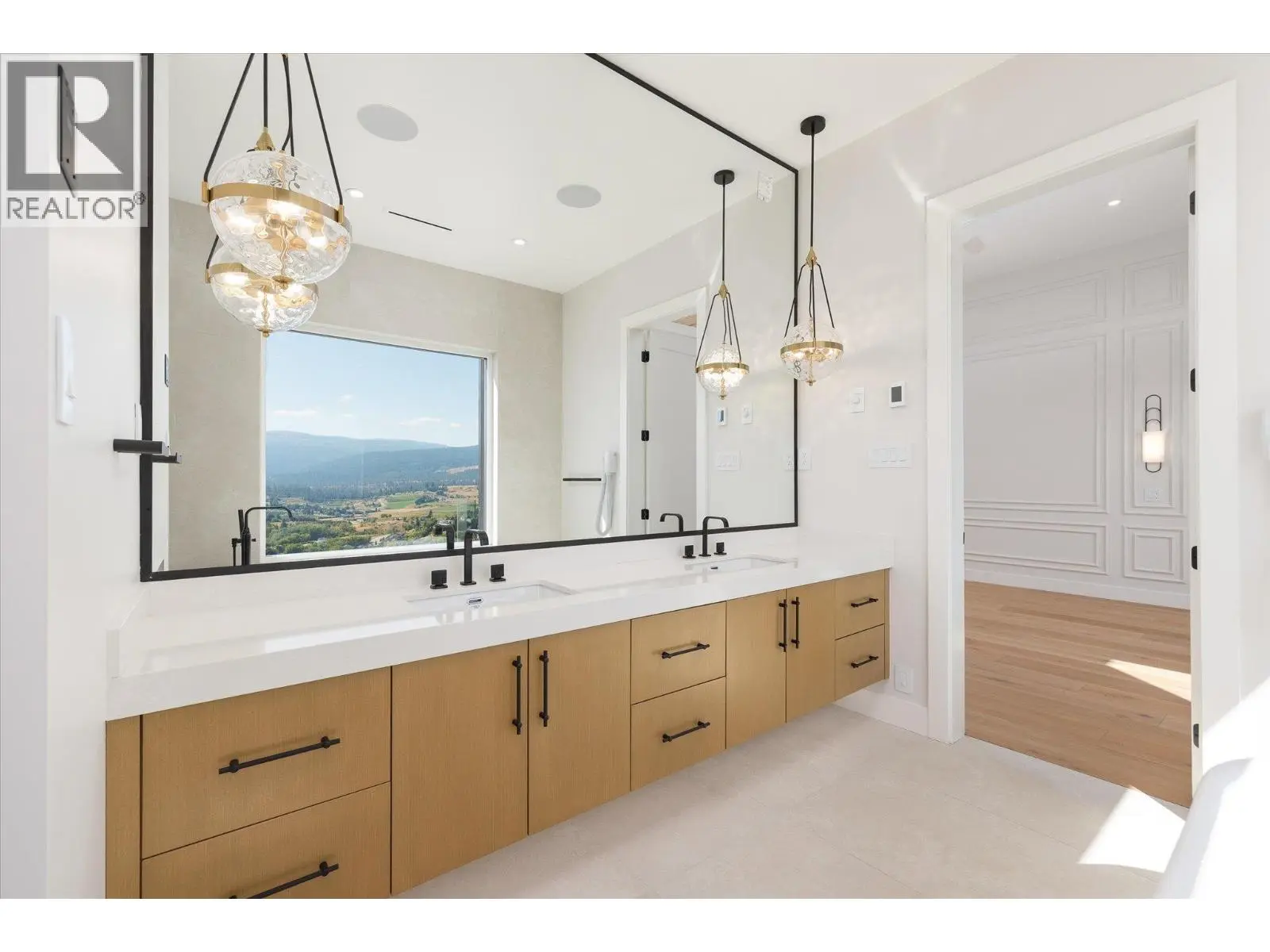 1082 Carnoustie Drive. Kelowna, British Columbia