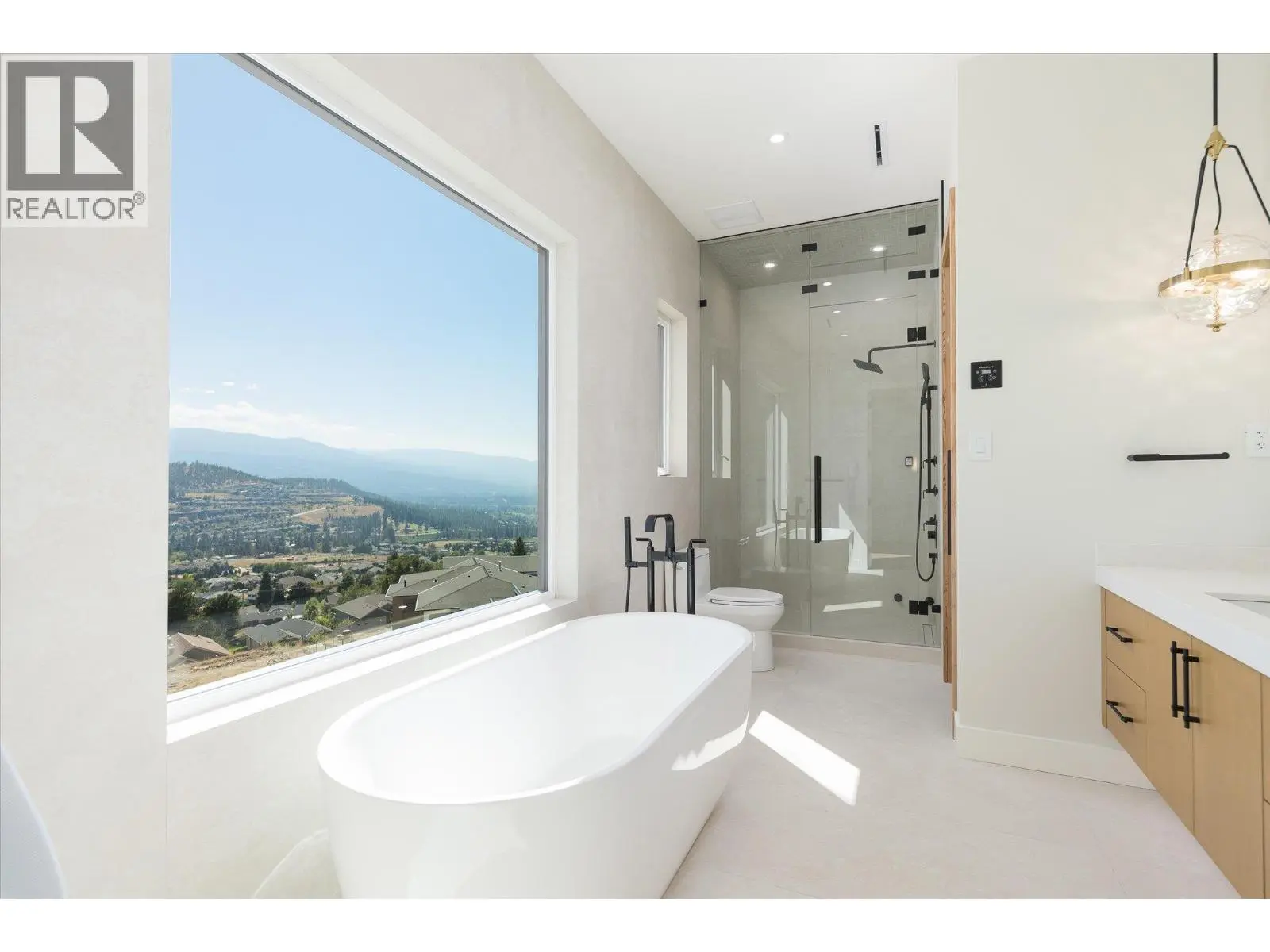 1082 Carnoustie Drive. Kelowna, British Columbia