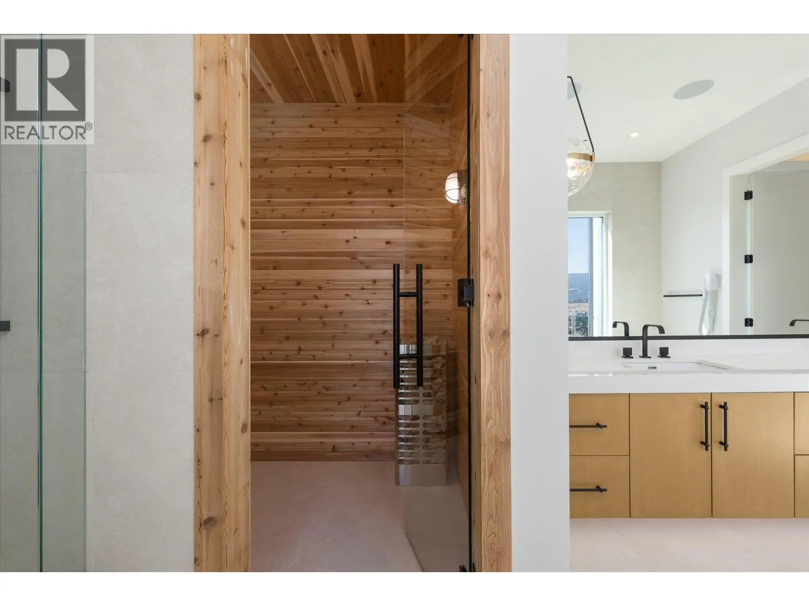 1082 Carnoustie Drive. Kelowna, British Columbia