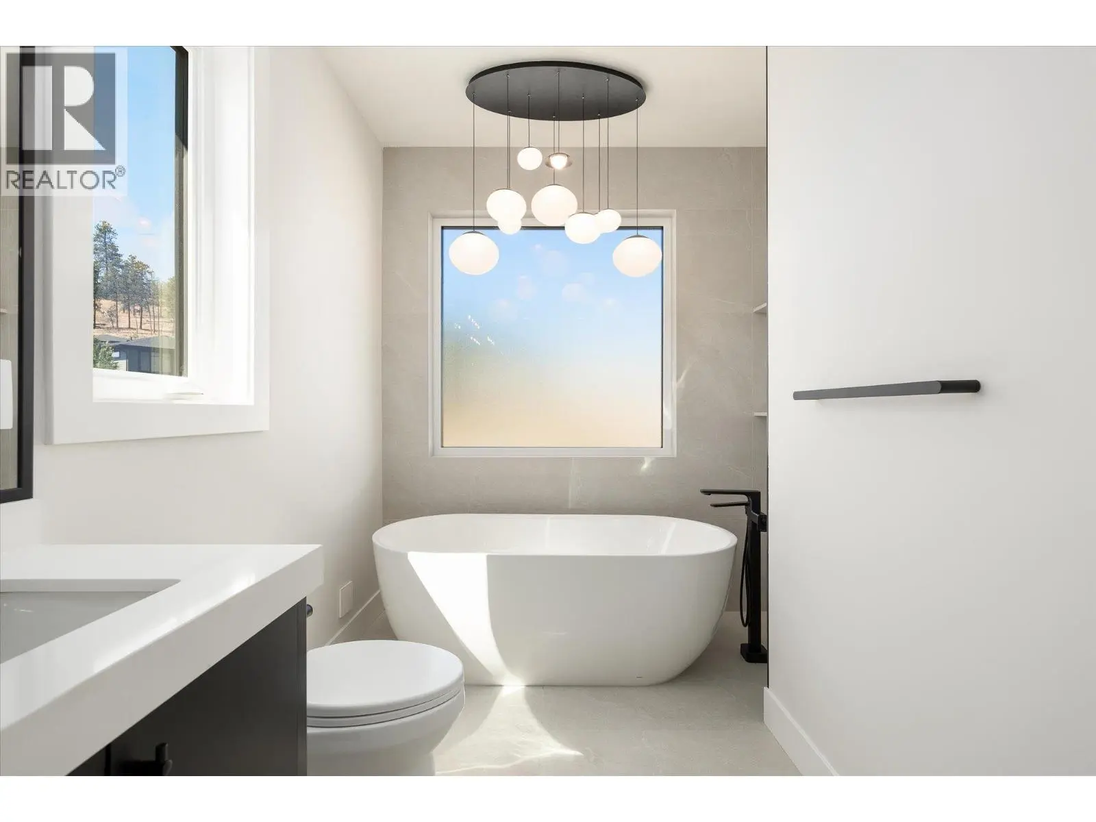 1082 Carnoustie Drive. Kelowna, British Columbia