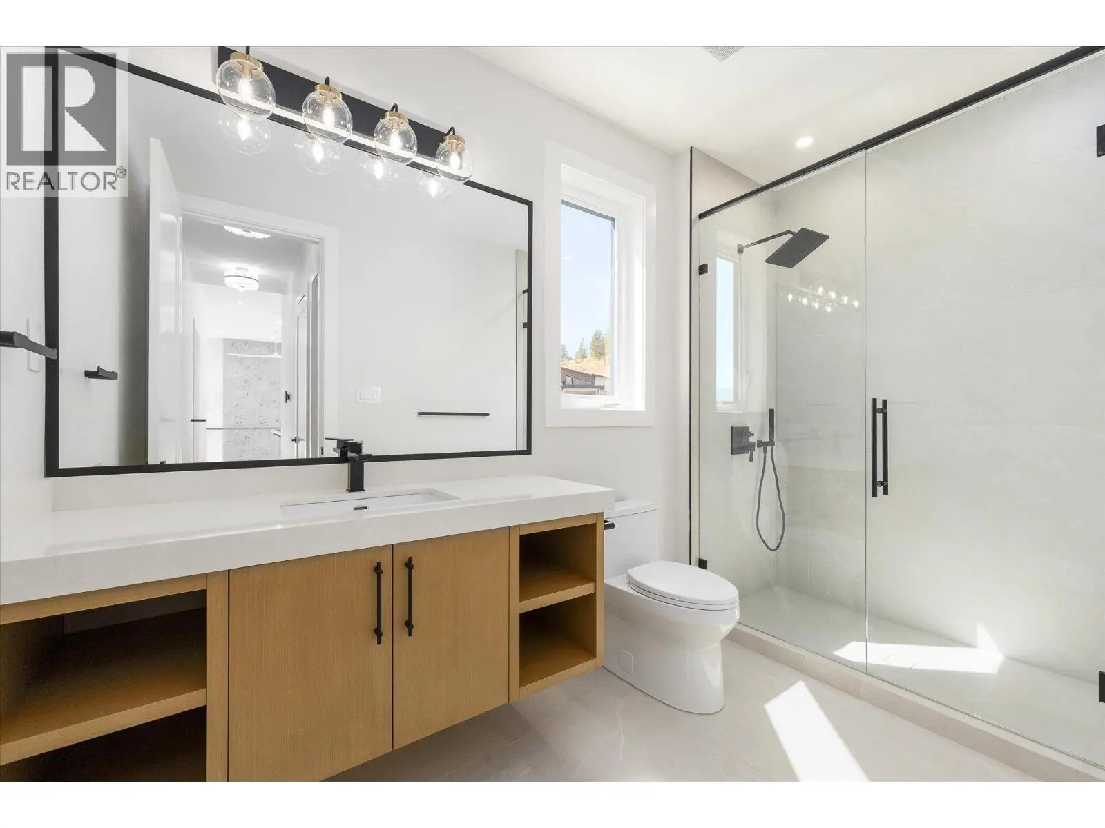 1082 Carnoustie Drive. Kelowna, British Columbia