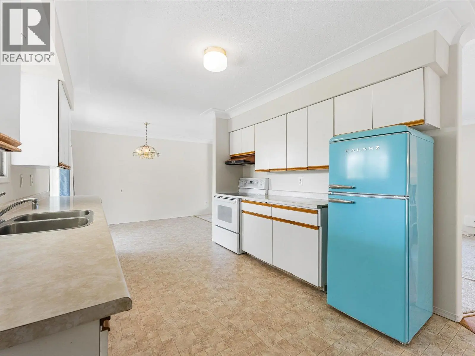 465 Hollydell Road. Kelowna, British Columbia