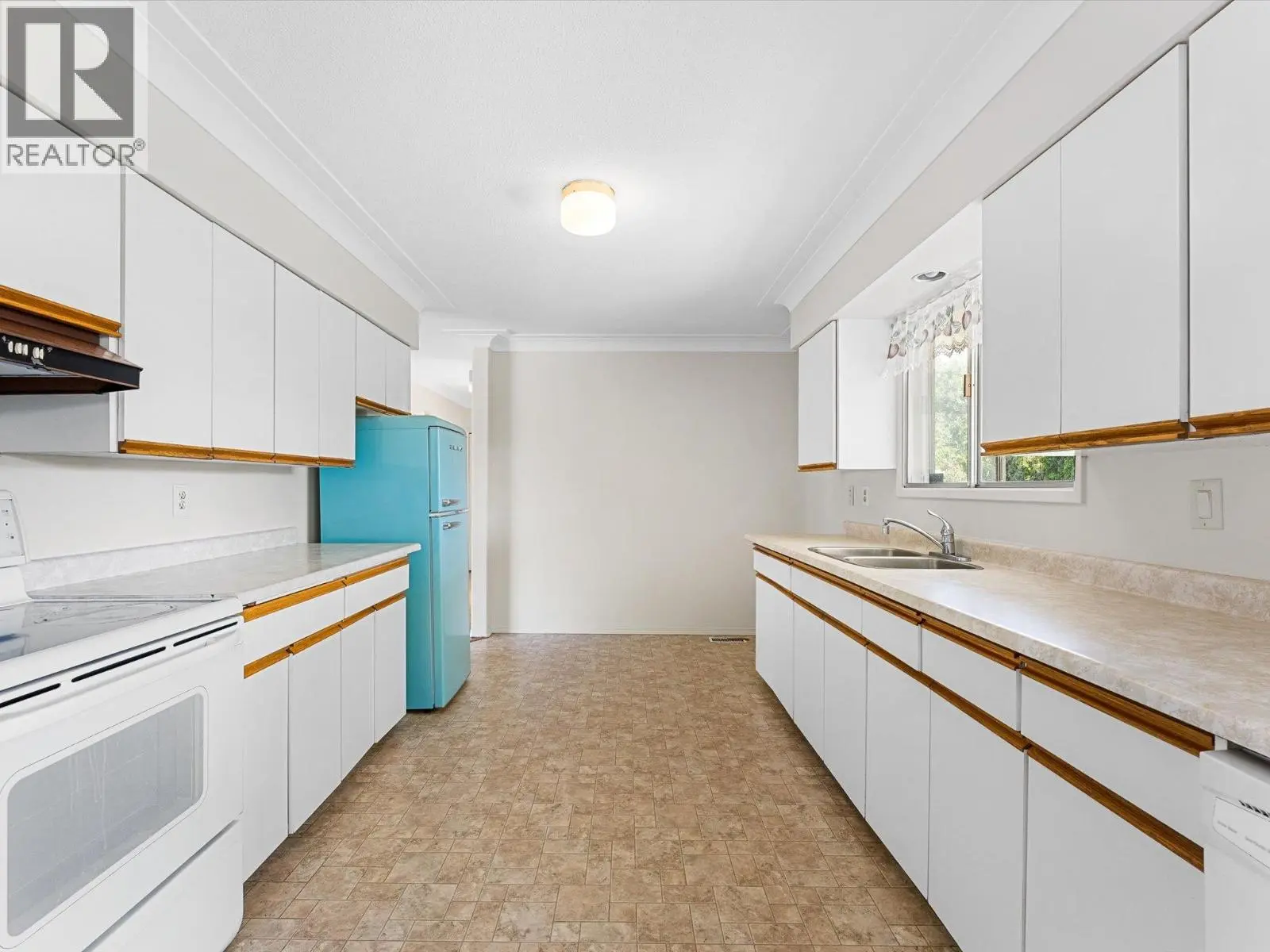 465 Hollydell Road. Kelowna, British Columbia