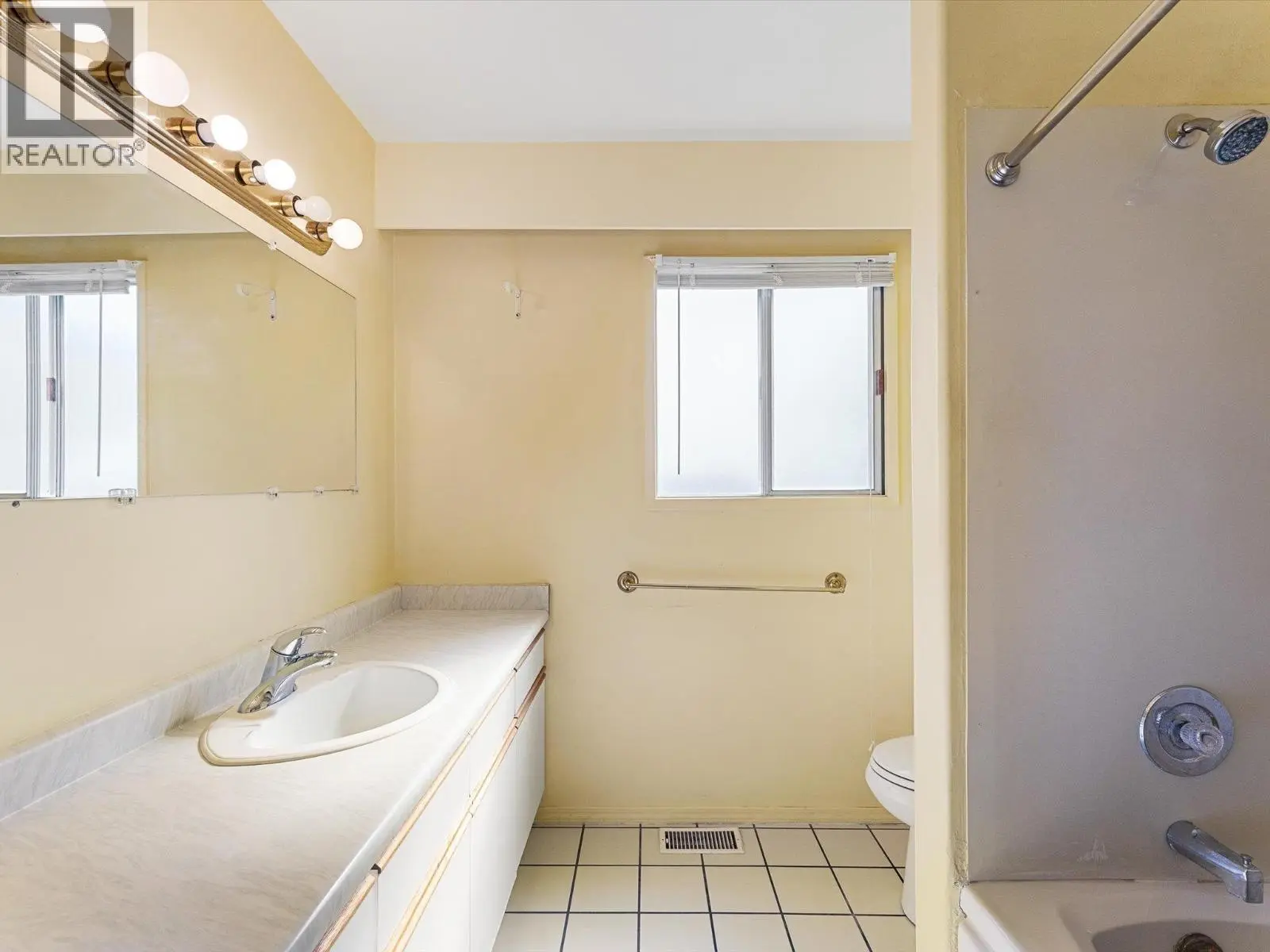 465 Hollydell Road. Kelowna, British Columbia