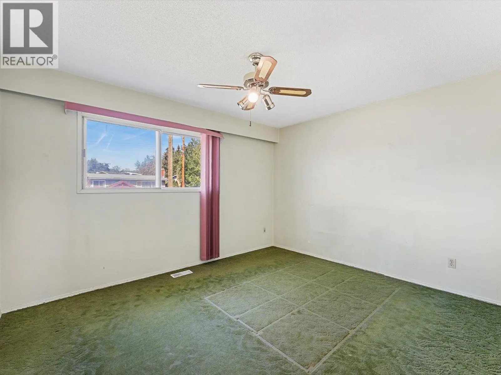 465 Hollydell Road. Kelowna, British Columbia
