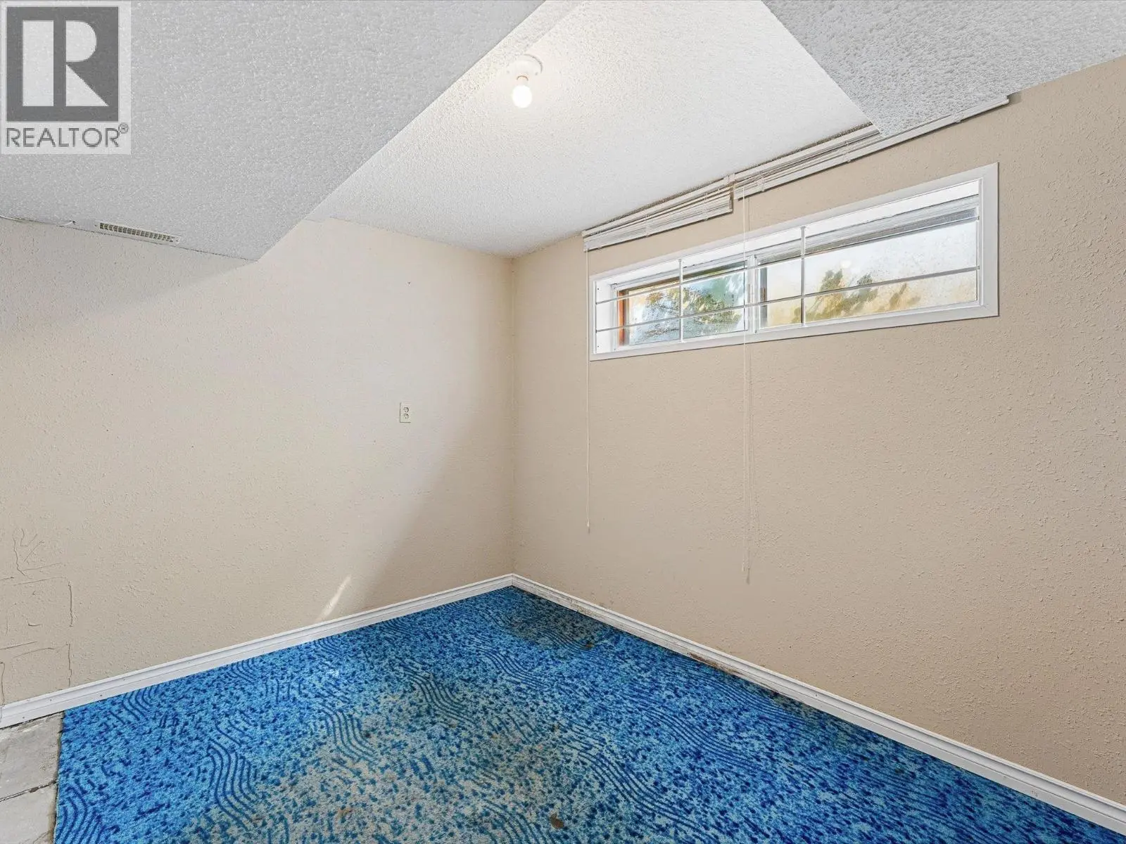 465 Hollydell Road. Kelowna, British Columbia