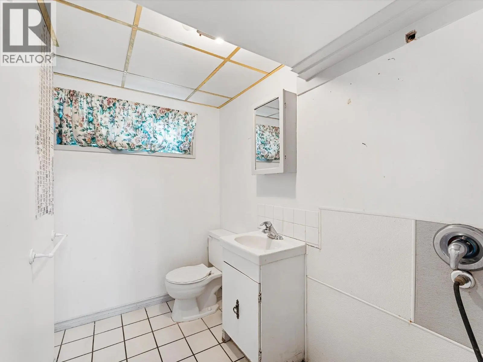 465 Hollydell Road. Kelowna, British Columbia