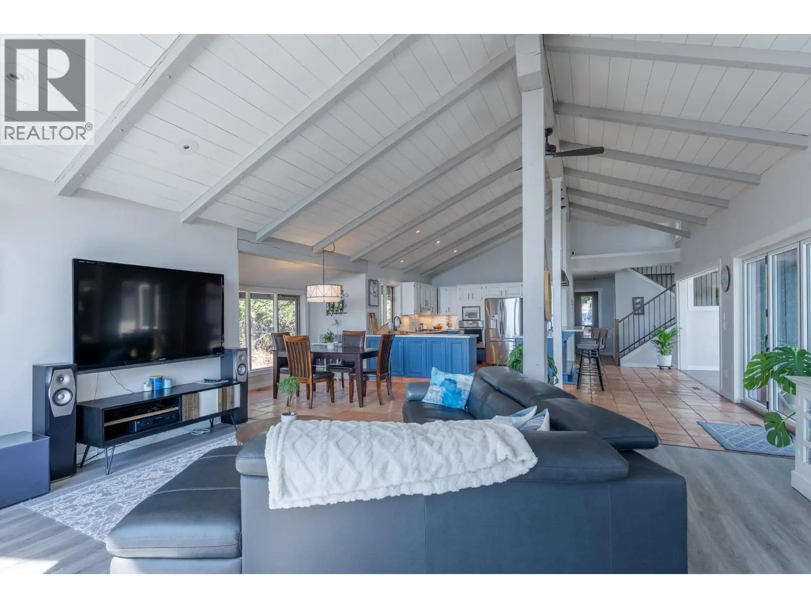 6474 Sierra Drive. Kelowna, British Columbia