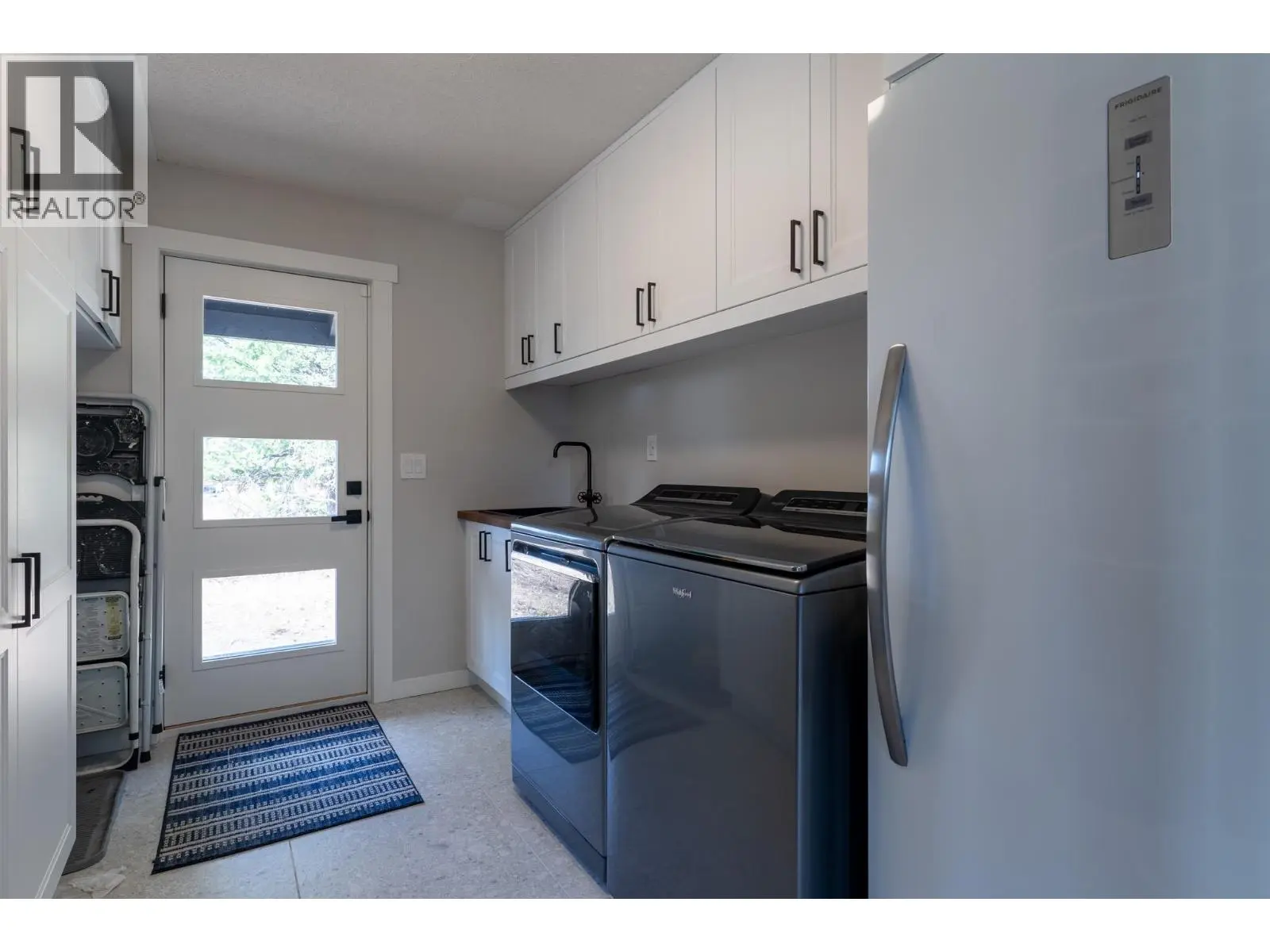 6474 Sierra Drive. Kelowna, British Columbia